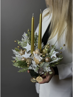 Новогодняя композиция со свечами и ангелом