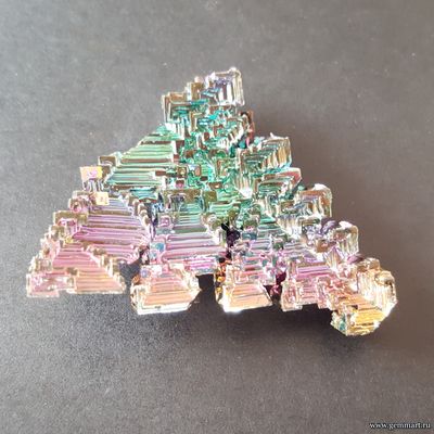 Висмут — кристаллы с побежалостью 53*50*16мм