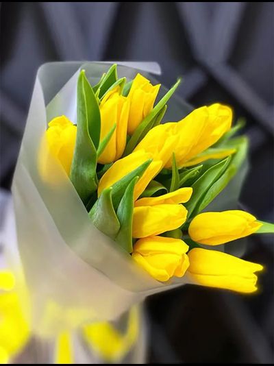 Букет из 11 желтых тюльпанов