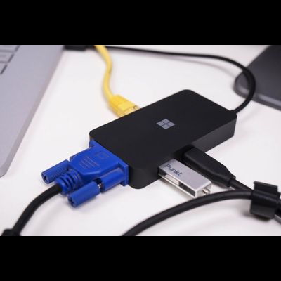 Док-станция Microsoft Surface Travel Hub