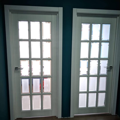 ЙОШКАР-ОЛА. МАССИВ СОСНЫ. КЛАССИКА (АНГЛИЙСКАЯ РЕШЕТКА)  ЭМАЛЬ БЕЛАЯ, ПОЛОТНО ОСТЕКЛЕННОЕ (ФАЛЬШФАЦЕТ)