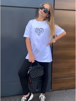 Футболка с вышивкой и леггинсы