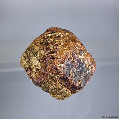 Альмандин (разн. гранат). Россия. 45*40*40мм