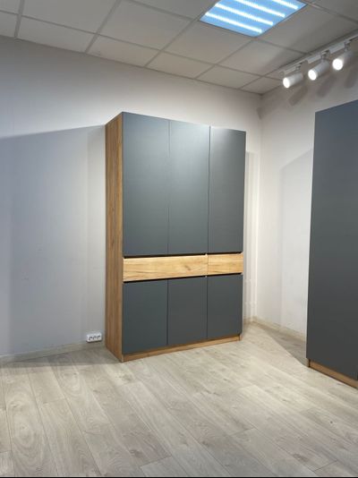 Авиньон шкаф трехстворчатый Дуб крафт золотой/Графит серый