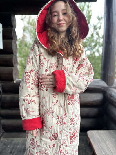 Стеганое пальто "Родное тепло" с капюшоном