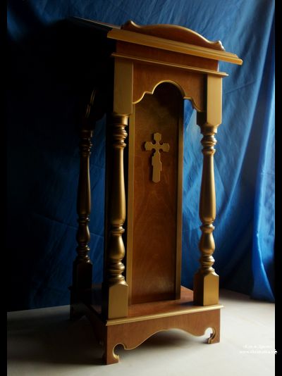 Аналой окрашенный под золото