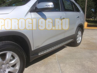 Пороги OEM на Kia Sorento (2009-2012)