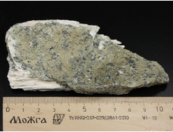 Брусит (немалит), волокнистый брусит, змеевик, коллекционный образец, Россия, КЧР, Урупский район, м-ние. Белые осыпища (110*55*15 мм, 81 г) №29679