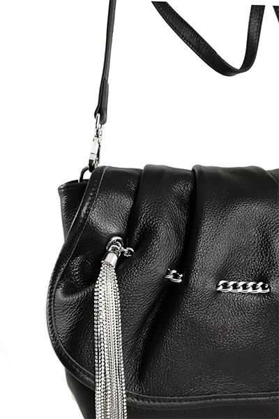(АРТИКУЛ: 8475) СУМКА ЖЕНСКАЯ НЕБОЛЬШАЯ, НАТУРАЛЬНАЯ КОЖА,ЧЕРНАЯ, С ПОДВЕСКАМИ ИЗ МЕТАЛЛИЧЕСКИХ БУСИН И СРТАЗ, РЕМЕНЬ ЧЕРЕЗ ПЛЕЧО