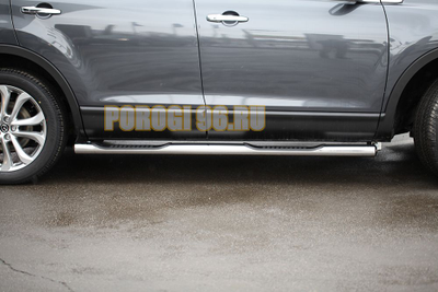 Пороги труба с проступью d76 для Mazda CX9 (2013)