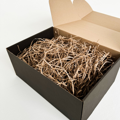 Большая подарочная коробка GILEV 37x26x12см с красной лентой и наполнителем