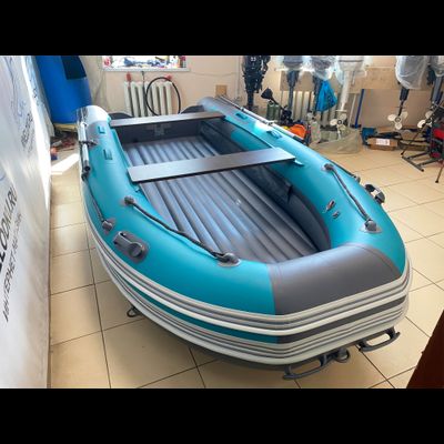 Моторная лодка SKAT TRITON 390