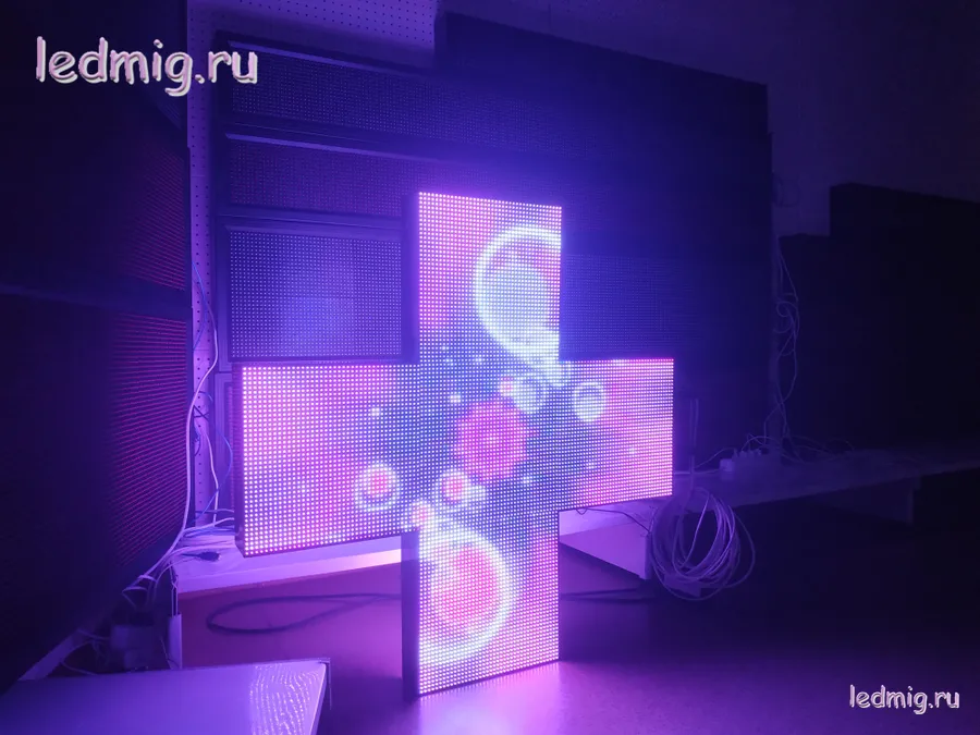 Фото аптечного креста метр на метр