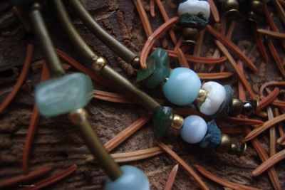 Благотворительность. Серьги с камнями "Сказки на концах хвойных иголочек"