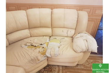 Перетяжка дивана кожей