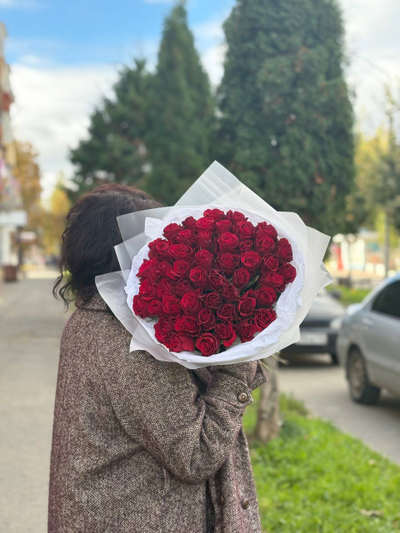 Букет из 51 кенийской розы Red