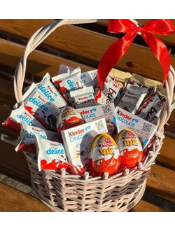 Сладкая корзина Киндер