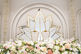 Оформление и декор свадьбы в восточном стиле, арка Лотос была создана индивидуально для заказчиков, в размер арки на стене зала. С нами вы можете не переживать, ведь с нами ваши мечты станут явью.