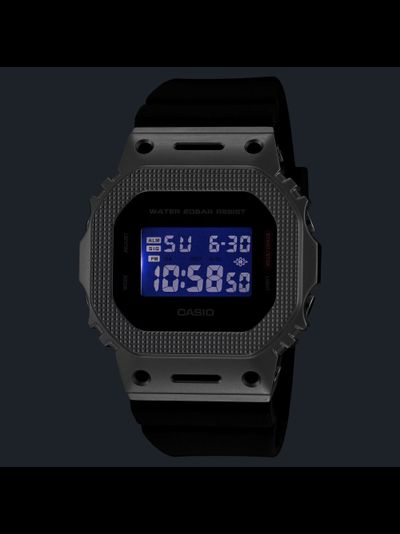 Часы Casio G-Shock GM-5600M-1A