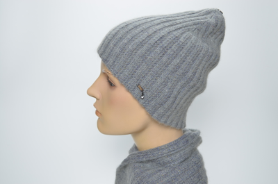 Серая шапка и шарф из ангоры