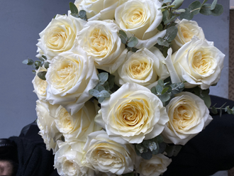 роза эквадор, необычные розы, цветы любимой, коробка роз, розы с эвкалиптом, розы в шляпной коробке