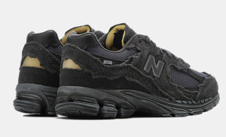 New Balance 2002R Protection Pack Phantom Black (Экозамша) сзади