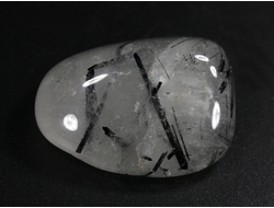 Кварц с черным турмалином (шерл), галтовка, Бразилия (31*25*15 мм, 18 г) №35104