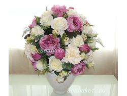 Искусственная Композиция из ярких сиреневых и белых фактурных искусственных цветов № КВВ054/Купить