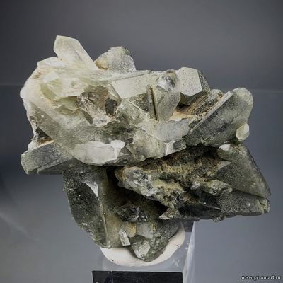 Горный хрусталь с включениями хлорита. Северная Осетия. 50*40*20мм