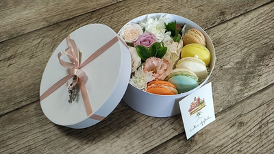 КОРОБКА С МАКАРУНАМИ "BLANCHE"