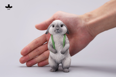 Зайчик с рюкзаком - Коллекционная фигурка 1/4 American Lop Rabbit Figurine (X42402A) - JXK