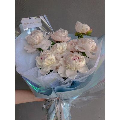 9 кудрявых пионов