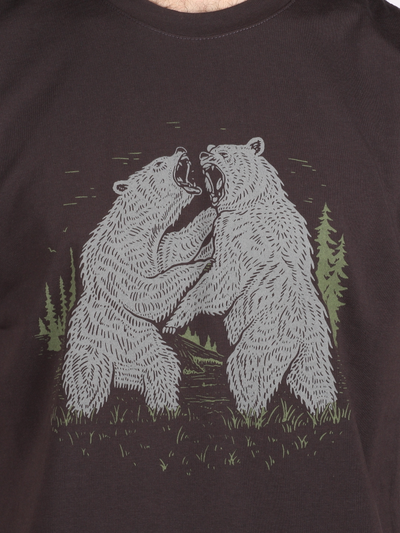 Принт с двумя медведями на футболки от бренда Тайга
