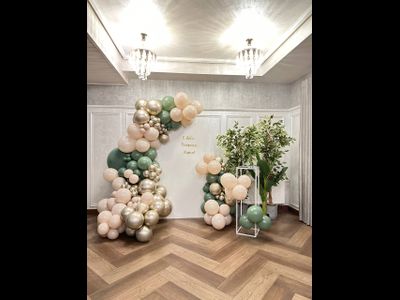 Фотозона из шаров арка