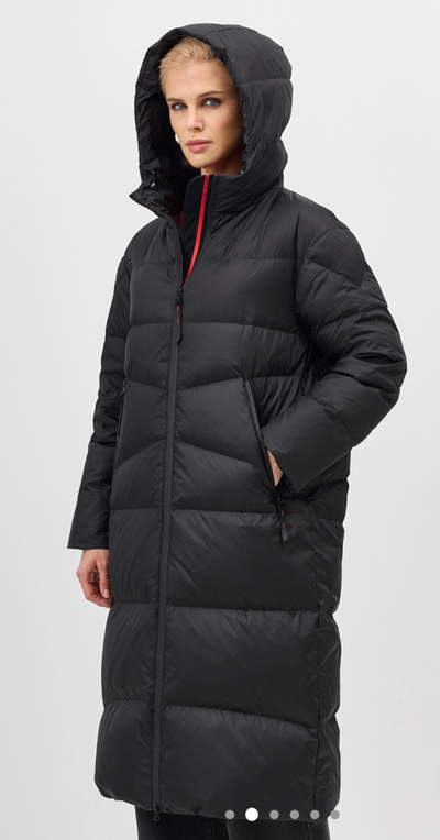 Длинный пуховик с капюшоном