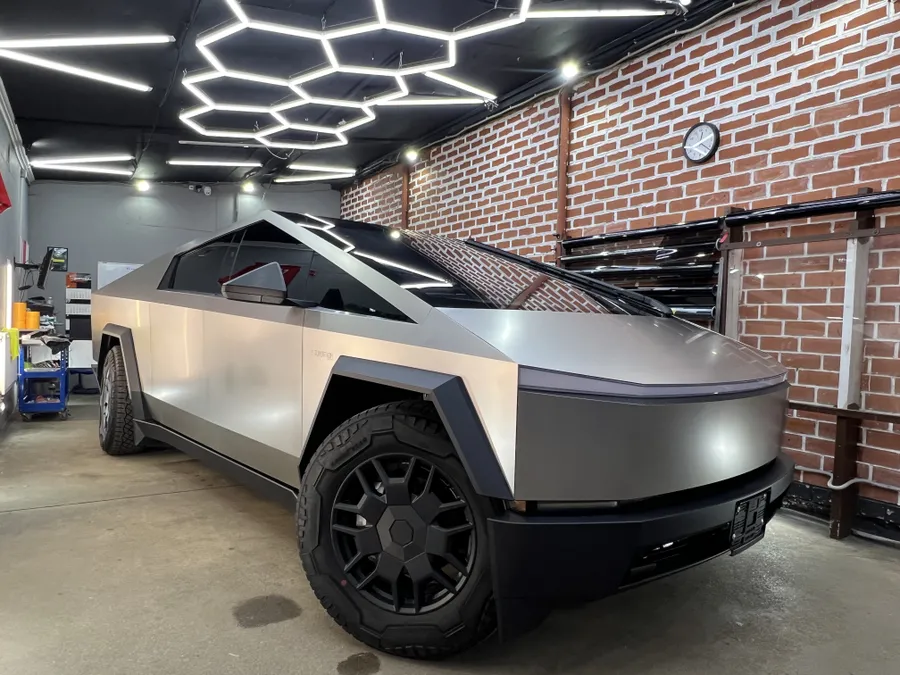 полная оклейка кузова матовой полиуретановой пленкой