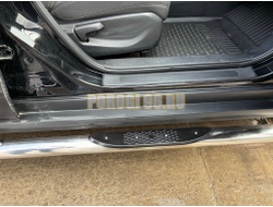 Пороги труба с проступью Папа Тюнинг d76 для HAVAL M6 2023-