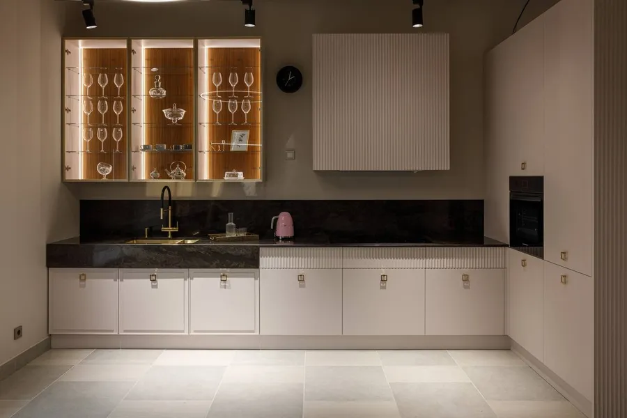 Фасады "Марта", "Мелани", 3d и стеклянные фасады в металлическом профиле.