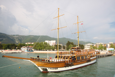 Дискотека в открытом море "Корсар"