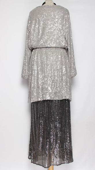 ПЛАТЬЕ-ТУНИКА НАРЯДНОЕ "РАСКЛЕШЕННОЕ ПАЙЕТКИ" серебро р.46,50,52,54,58