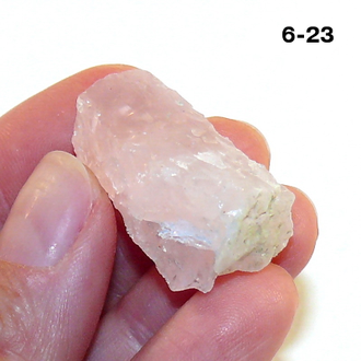 Розовый кварц натуральный (необработанный) №6-23: 9,1г - 28*15*15мм