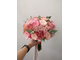 Карамельный букет невесты: диантус, кустовые розы, садовые пионовидные розы, озотамнус, эвкалипт