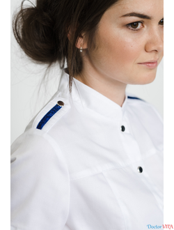 Блуза c погонами и воротником стойка белая