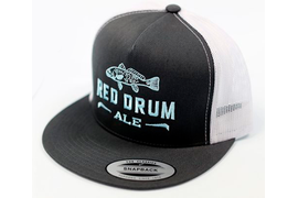 Вышивка на черно-белом снэпбэке