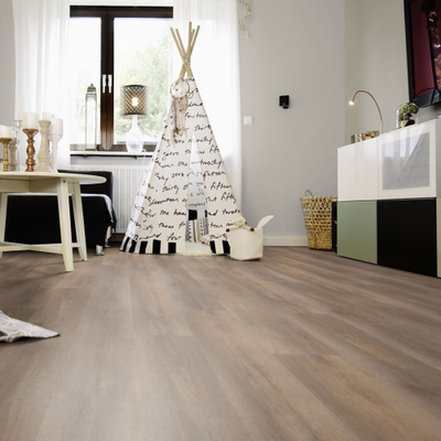 Виниловый пол Wineo 600 Wood XL NewYorkLoft DB197W6 в интерьере детской комнаты