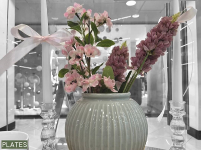 Ваза фарфоровая, серая, высота 20 см