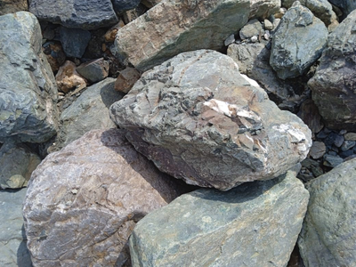 Валун гранитный равный, фракция 400-2000 мм