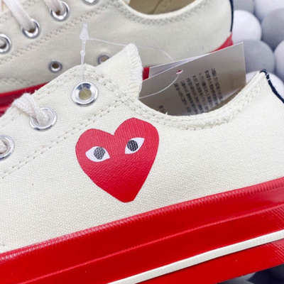 Кеды Converse Comme des Garcons Play белые низкие с красной подошвой
