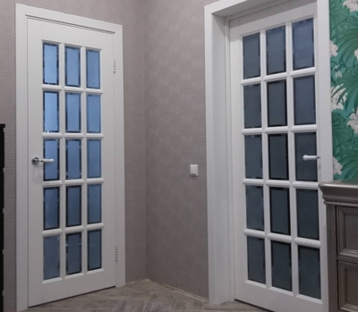 ЙОШКАР-ОЛА. МАССИВ СОСНЫ. КЛАССИКА (АНГЛИЙСКАЯ РЕШЕТКА)  ЭМАЛЬ БЕЛАЯ, ПОЛОТНО ОСТЕКЛЕННОЕ (ФАЛЬШФАЦЕТ)