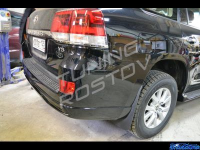 Комплект обвесов Executive Black &amp; White Toyota Land Cruiser 200 2016+
